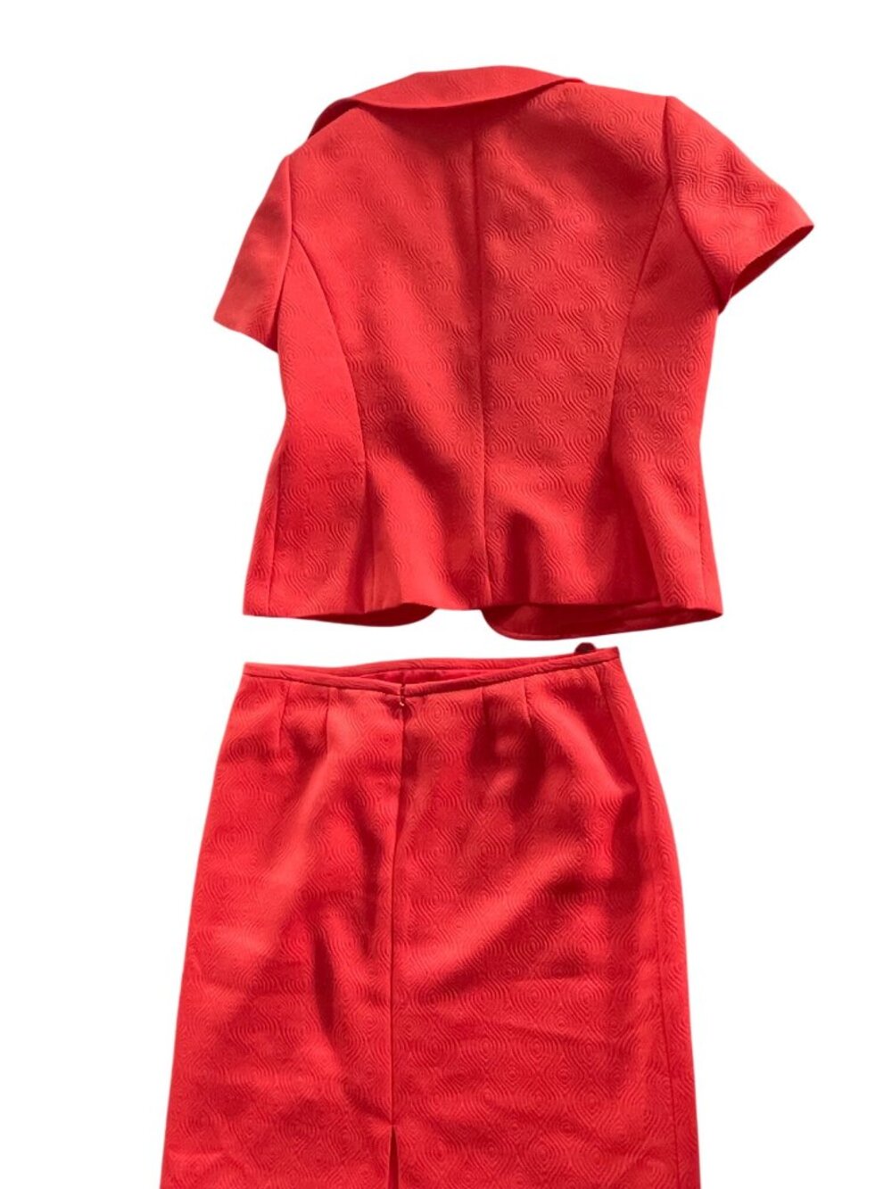 Tahari Arthur S. Levine Red Textured Skirt Suit With Short Sleeve Blazer Size 10 - Picture 2 of 10